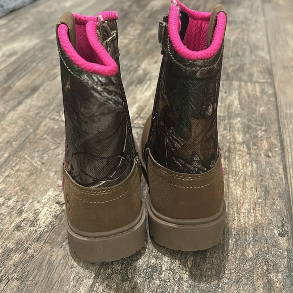 Magellan Girls Brown and Pink Camo Boots - Picture 8 of 8